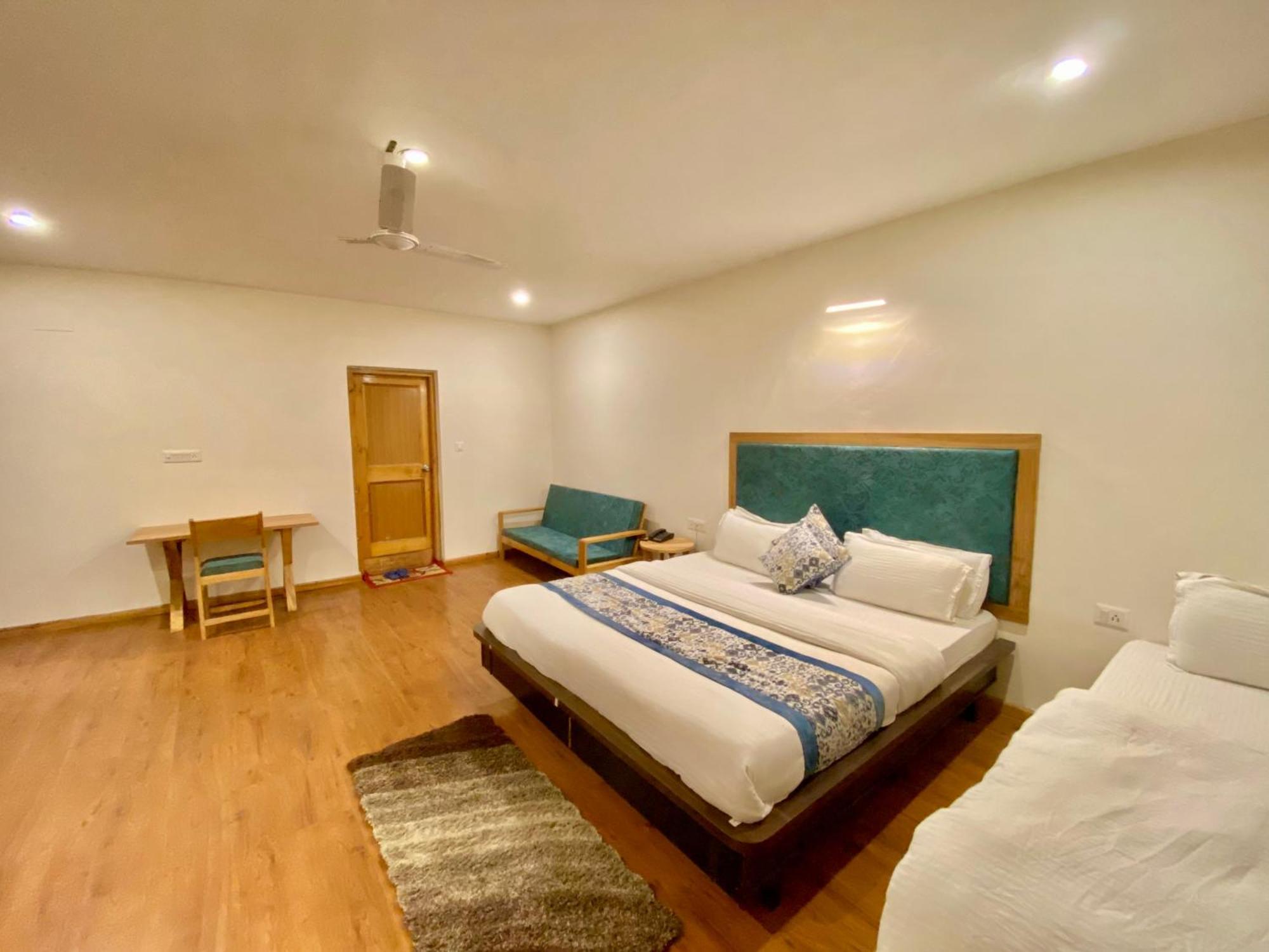Hotel Palam Hills ليه المظهر الخارجي الصورة